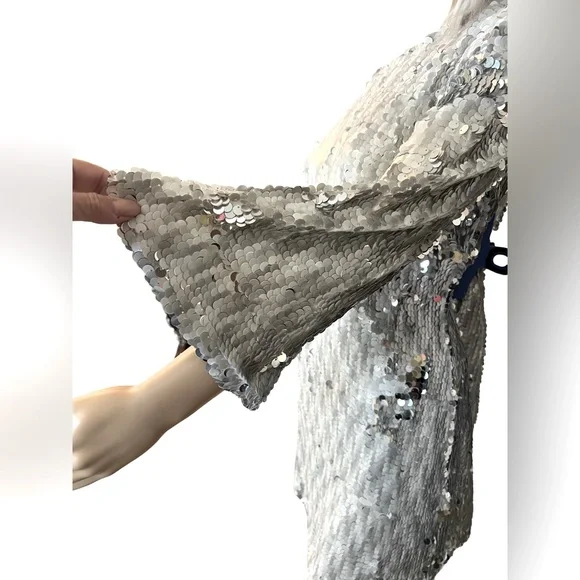 Dress The Population NWOT Statement Silver Sequined Bell Sleeve Mini (0477) - Picture 7 of 11